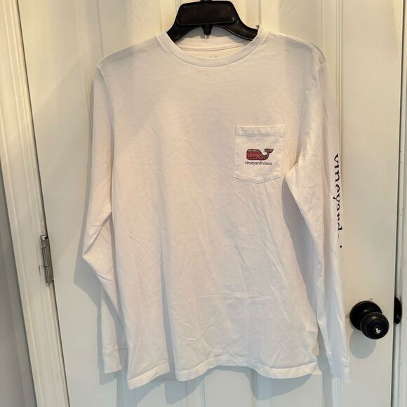Vineyard Vines Women’s White Long sleeve T-Shirt Whale on back - Picture 1 of 8